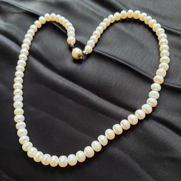 Elegant classic faux pearl choker necklace - Picture 1 of 3